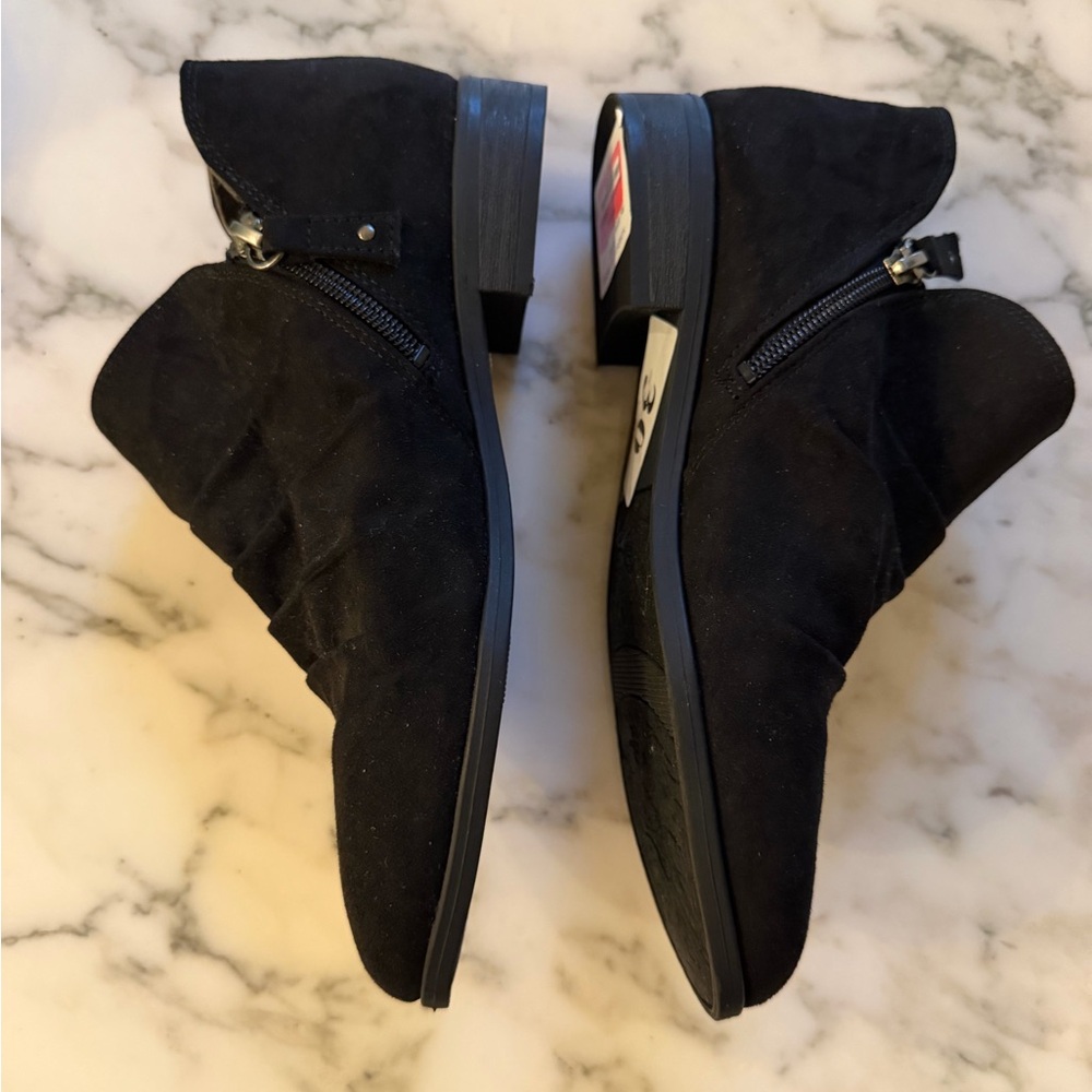 NWT Dr Scholls Black Vegan Suede Rae Ankle Bootie Size 7 - Picture 5 of 11